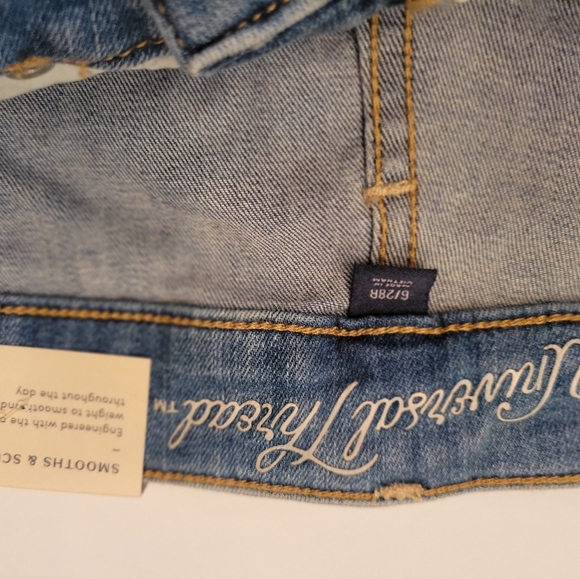 Universal Threads Blue Distressed Jeans Size 6 New With Tags Spring - Picture 4 of 5